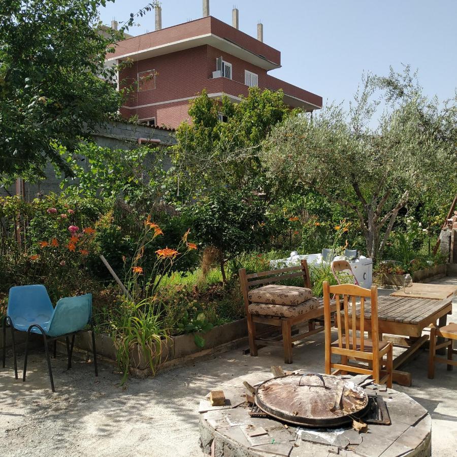 Spacious House With A Big Garden And Fire Pit Villa Tirana Kültér fotó