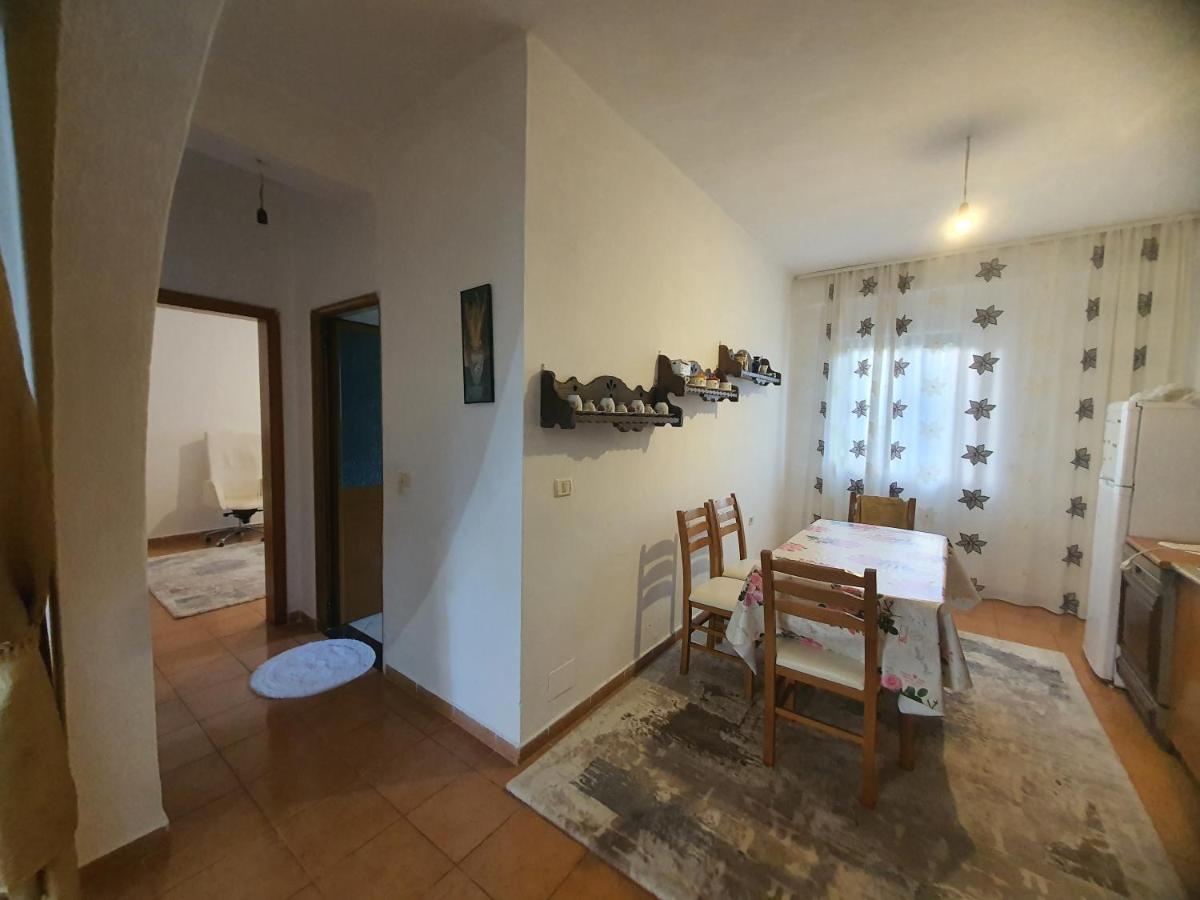 Spacious House With A Big Garden And Fire Pit Villa Tirana Kültér fotó