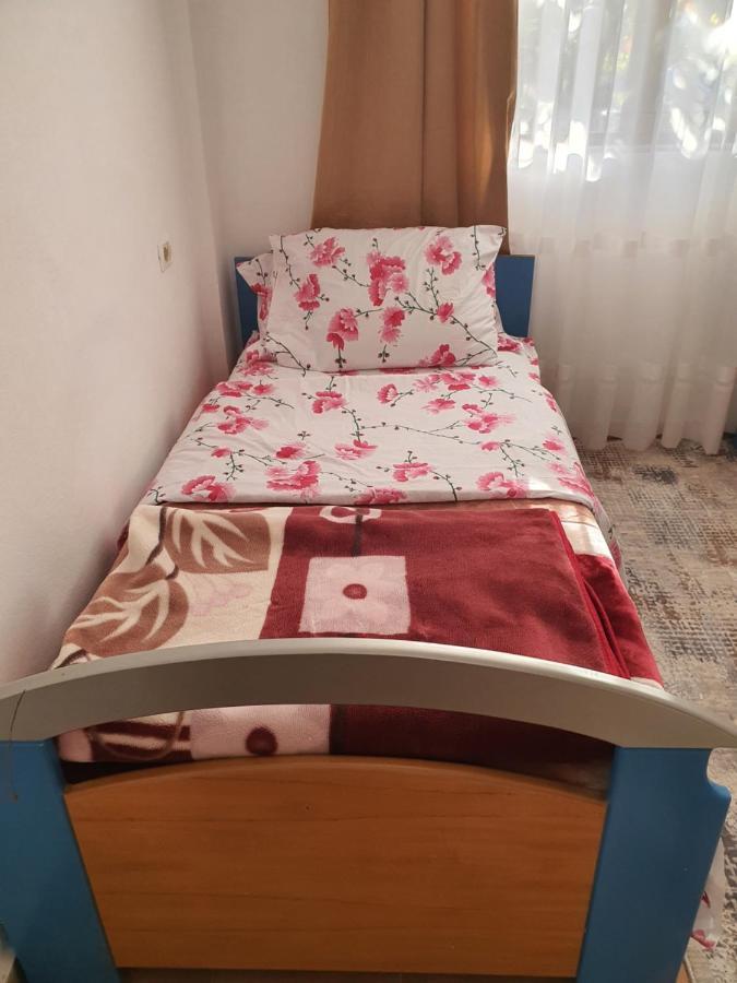 Spacious House With A Big Garden And Fire Pit Villa Tirana Kültér fotó