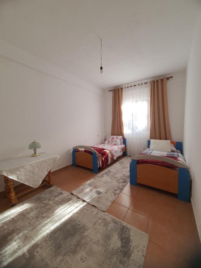 Spacious House With A Big Garden And Fire Pit Villa Tirana Kültér fotó
